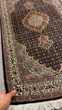 27473- Tabriz Persian Hand-knotted Carpet Authentic/Traditional Carpet/Rug/Size: 4'7" x 2'4"/140cm x 81cm