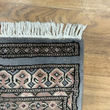 25097- Jaldar Hand-knotted/Handmade Pakistani Rug/Carpet Traditional Authentic/Size: 3'4" x 2'0"/102cm x 61cm